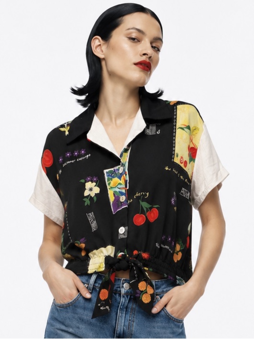 Vintage graphic print tie waist top button down shortsleeved.- M
